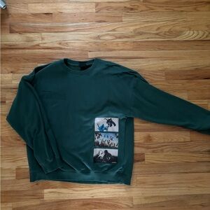 H&M Dark Green Men's Crewneck Sweater with Graphic